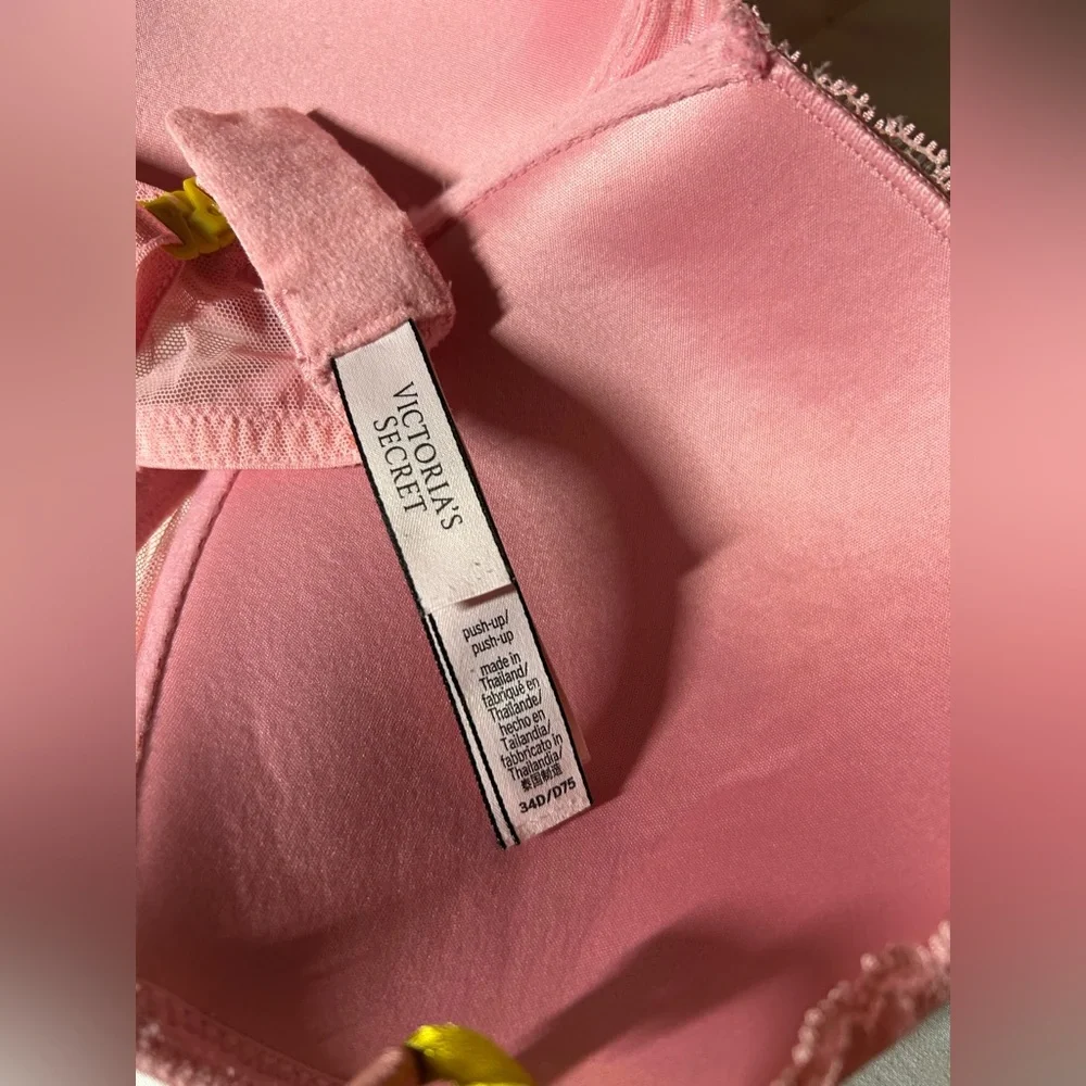 Victoria's Secret Lace Push Up Bra Full-Coverage Pink‎ Size 34 D